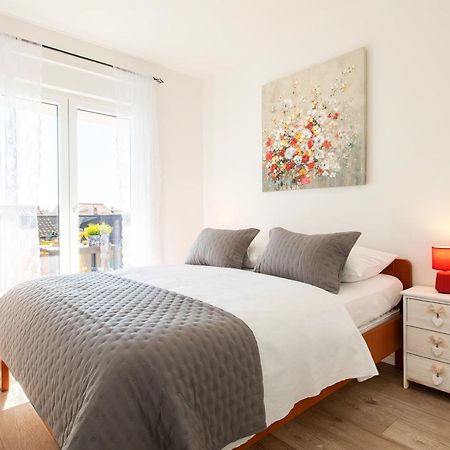 Sunny Island Apartment Trogir Exterior foto