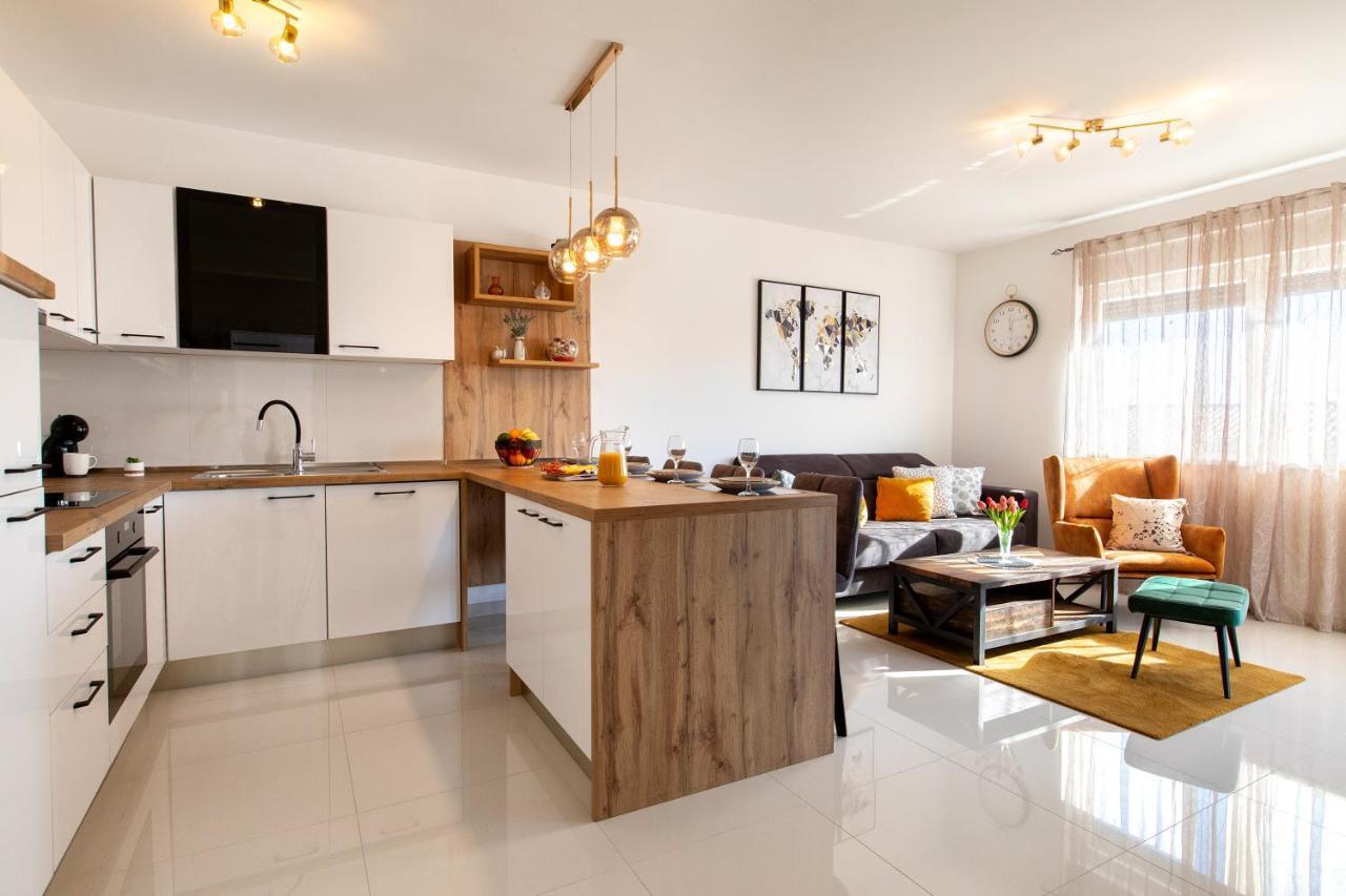 Sunny Island Apartment Trogir Exterior foto